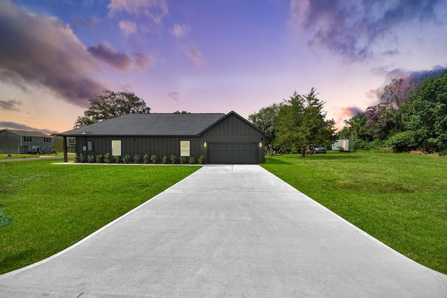 211 19th Street, Hempstead, TX 77445