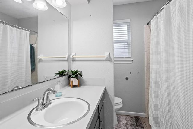 2712 Perry Lane, Alvin, TX 77511