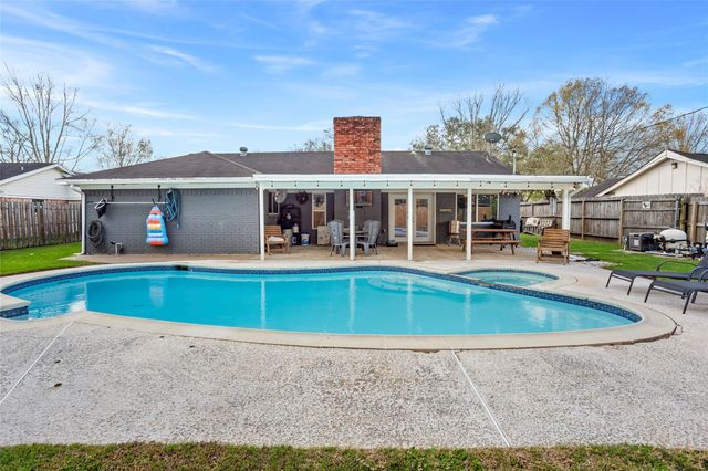 2712 Perry Lane, Alvin, TX 77511