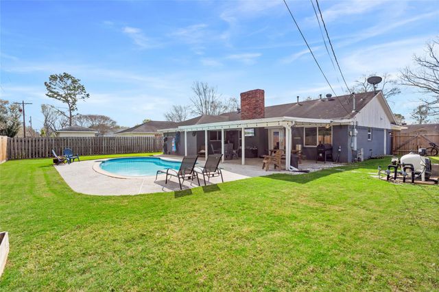 2712 Perry Lane, Alvin, TX 77511