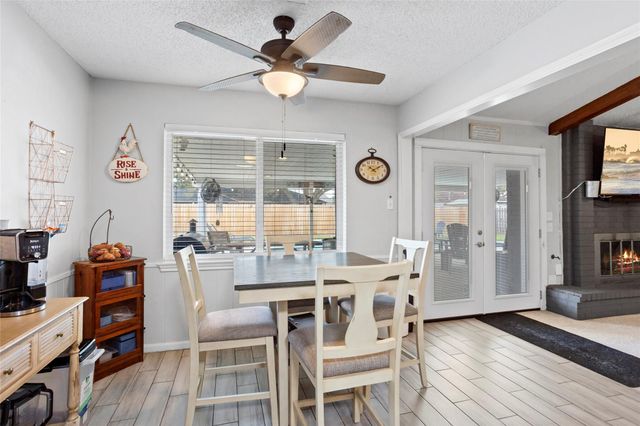 2712 Perry Lane, Alvin, TX 77511