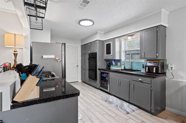 2712 Perry Lane, Alvin, TX 77511