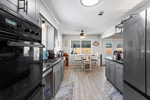 2712 Perry Lane, Alvin, TX 77511