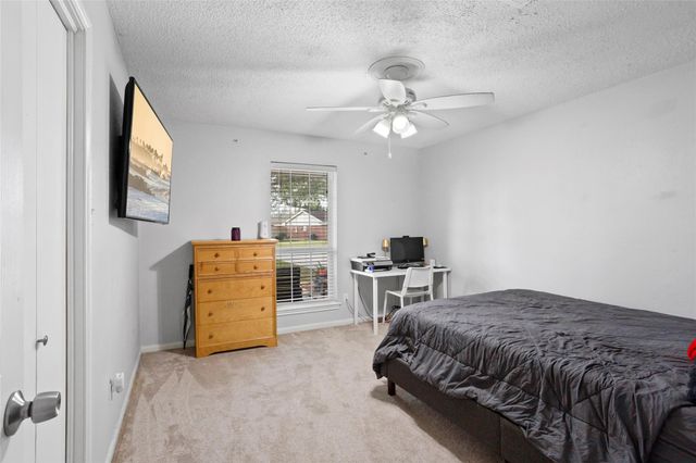 2712 Perry Lane, Alvin, TX 77511