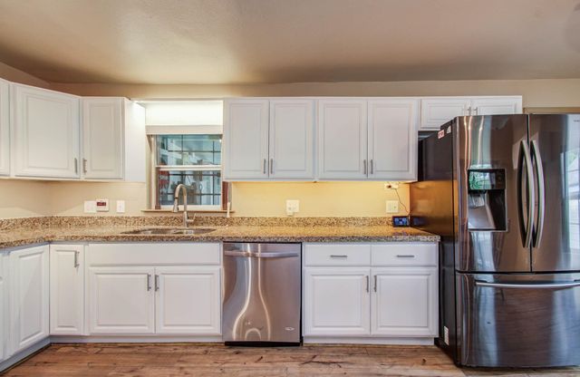 28411 Red Fox Lane, Pinehurst, TX 77362