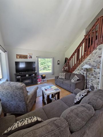 N10280 DEER LAKE ROAD, Crivitz, WI 54114