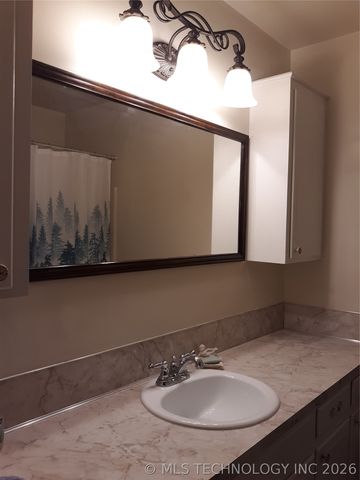 5837 E 62nd Place, Tulsa, OK 74136