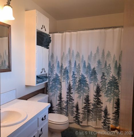 5837 E 62nd Place, Tulsa, OK 74136