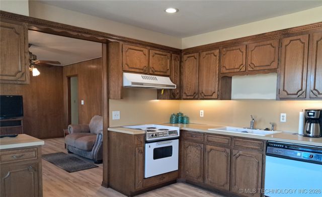 5837 E 62nd Place, Tulsa, OK 74136