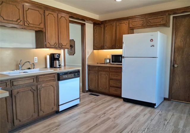 5837 E 62nd Place, Tulsa, OK 74136