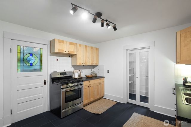 2128 S Ainsworth Avenue, Tacoma, WA 98405