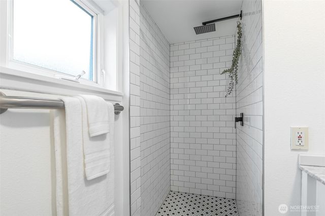 2128 S Ainsworth Avenue, Tacoma, WA 98405