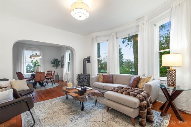 2128 S Ainsworth Avenue, Tacoma, WA 98405