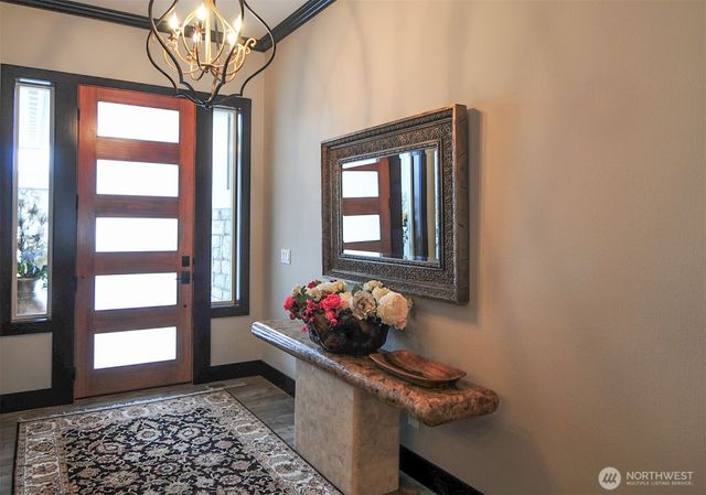 613 S Perry Avenue, East Wenatchee, WA 98802