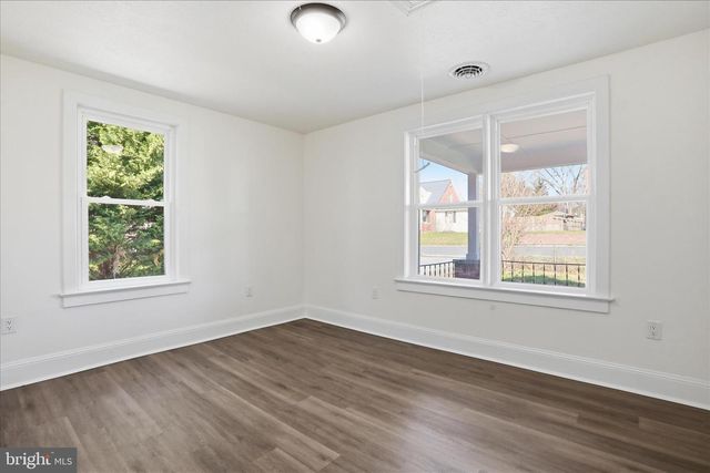220 MANASSAS AVE, Front Royal, VA 22630