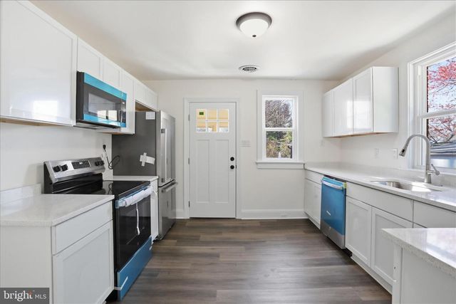 220 MANASSAS AVE, Front Royal, VA 22630