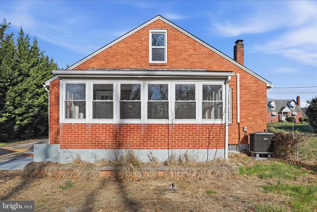 220 MANASSAS AVE, Front Royal, VA 22630