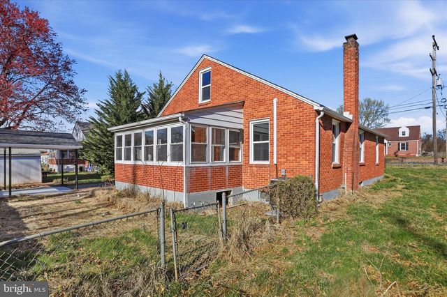 220 MANASSAS AVE, Front Royal, VA 22630