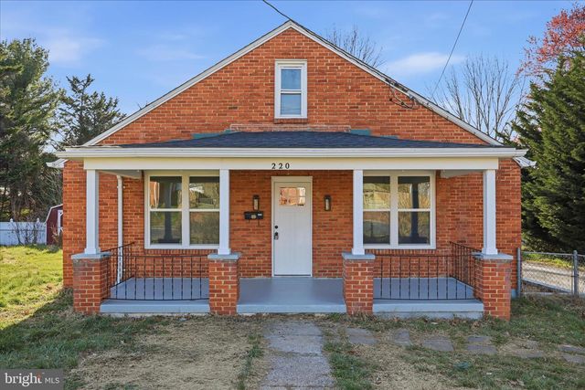 220 MANASSAS AVE, Front Royal, VA 22630