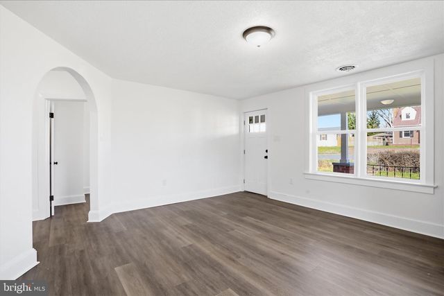 220 MANASSAS AVE, Front Royal, VA 22630