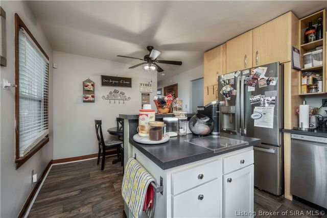 530 Kewanna Drive, Jeffersonville, IN 47130