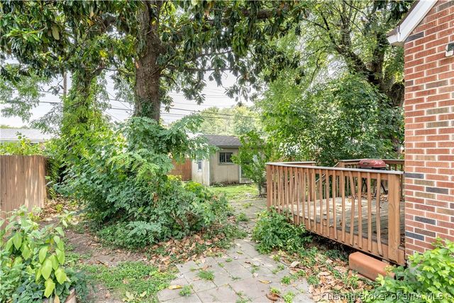 530 Kewanna Drive, Jeffersonville, IN 47130