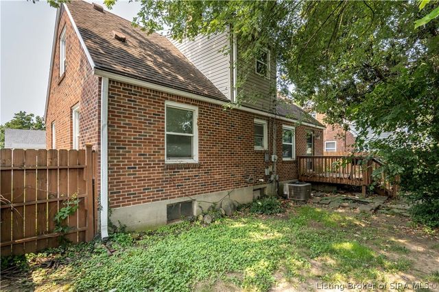 530 Kewanna Drive, Jeffersonville, IN 47130