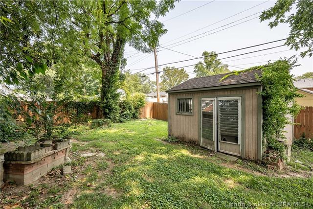 530 Kewanna Drive, Jeffersonville, IN 47130