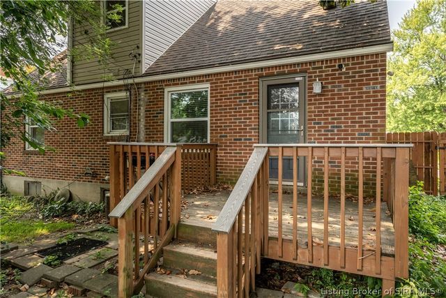 530 Kewanna Drive, Jeffersonville, IN 47130