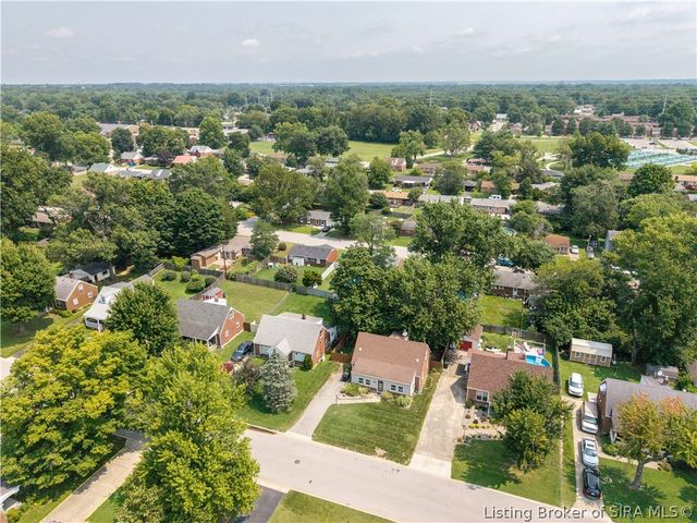 530 Kewanna Drive, Jeffersonville, IN 47130