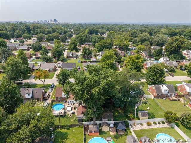 530 Kewanna Drive, Jeffersonville, IN 47130