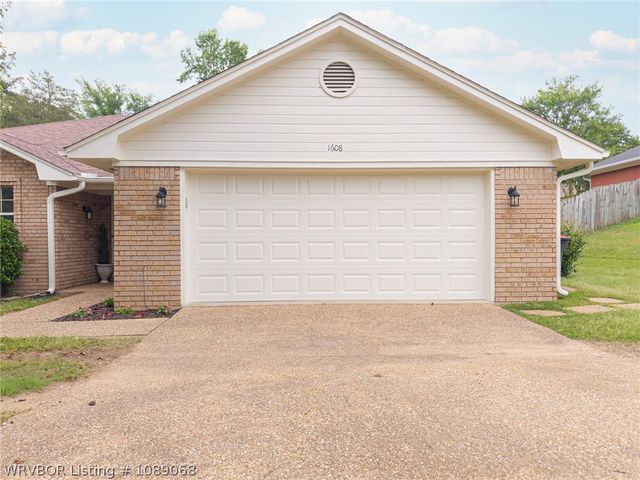 1608 Broken Hill Drive, Van Buren, AR 72956