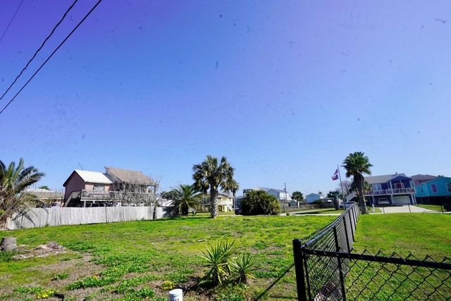 4114 Las Palmas Street, Galveston, TX 77554