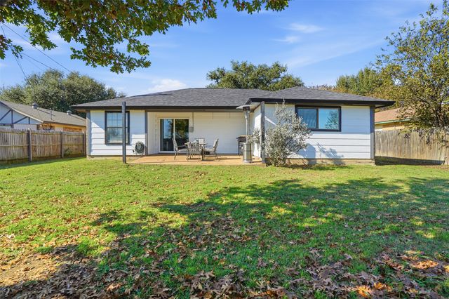 1423 Berry Drive, Cleburne, TX 76033