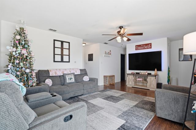 1423 Berry Drive, Cleburne, TX 76033