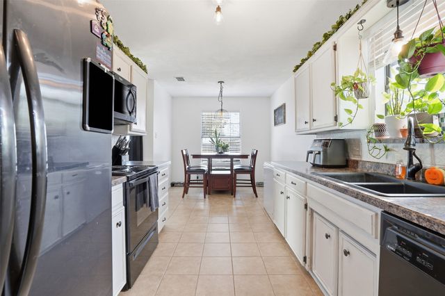 1423 Berry Drive, Cleburne, TX 76033