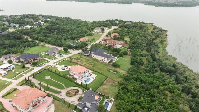 1047 Mallard Pointe Drive, Grand Prairie, TX 75104