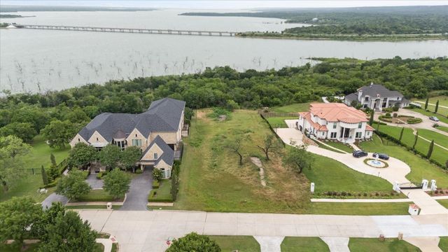 1047 Mallard Pointe Drive, Grand Prairie, TX 75104