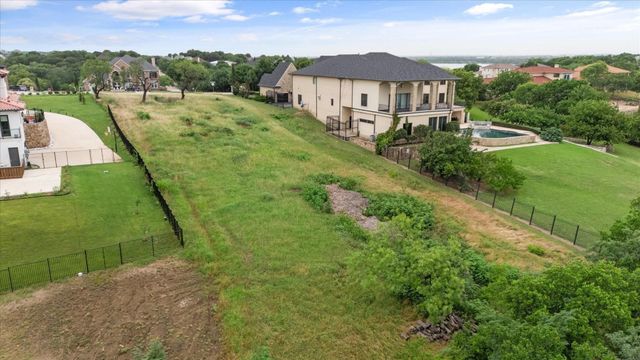 1047 Mallard Pointe Drive, Grand Prairie, TX 75104