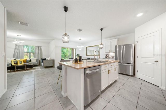 160 HICKORY COURSE LOOP, Ocala, FL 34472