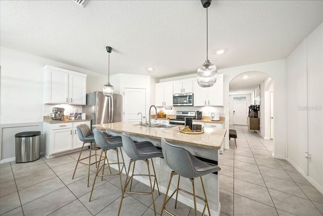 160 HICKORY COURSE LOOP, Ocala, FL 34472