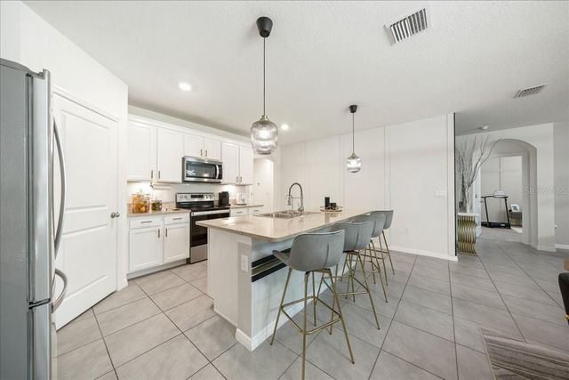 160 HICKORY COURSE LOOP, Ocala, FL 34472