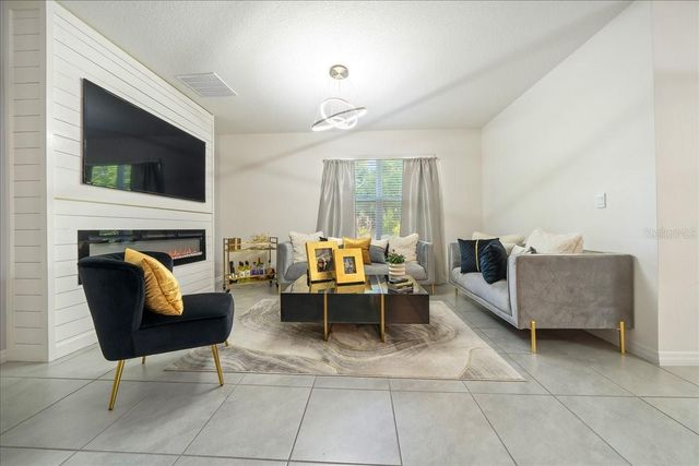 160 HICKORY COURSE LOOP, Ocala, FL 34472