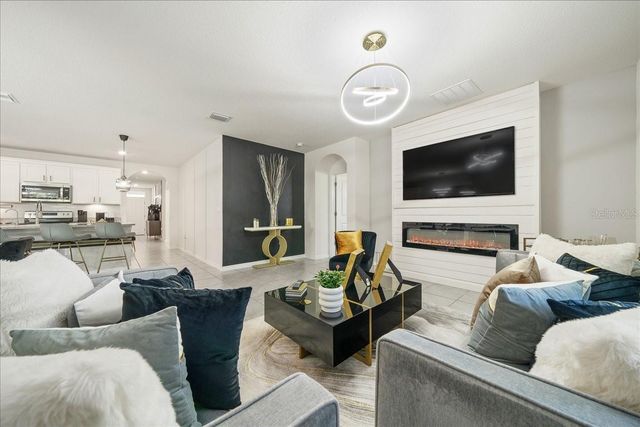 160 HICKORY COURSE LOOP, Ocala, FL 34472