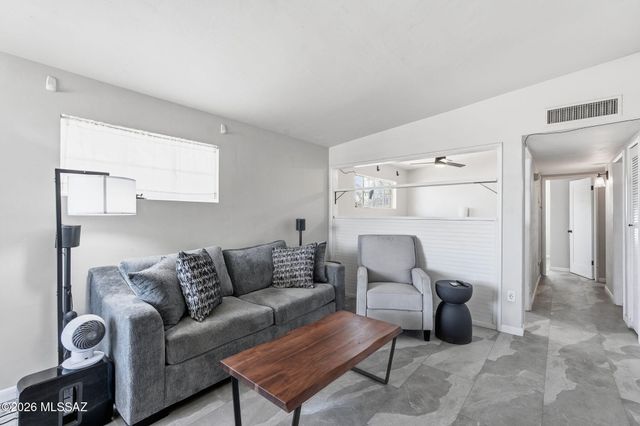 609 S Rosemont Avenue, Tucson, AZ 85711