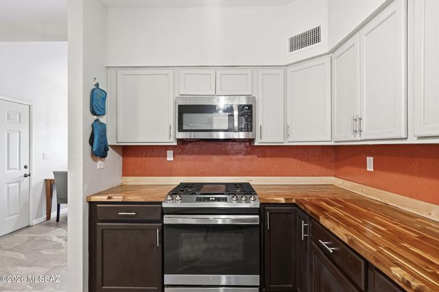 609 S Rosemont Avenue, Tucson, AZ 85711