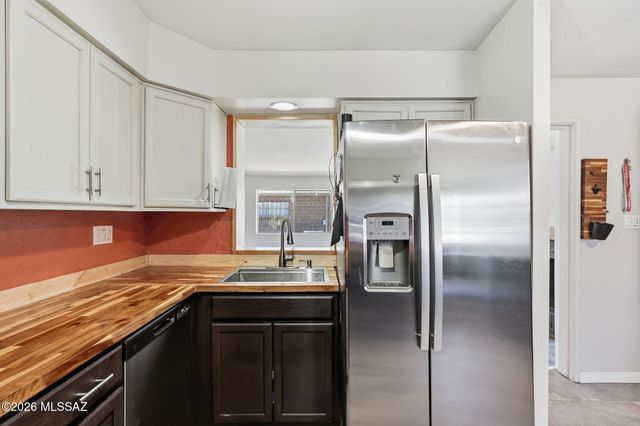 609 S Rosemont Avenue, Tucson, AZ 85711