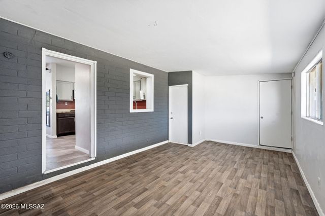 609 S Rosemont Avenue, Tucson, AZ 85711
