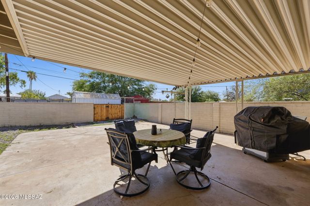 609 S Rosemont Avenue, Tucson, AZ 85711