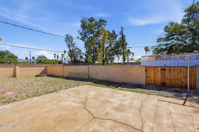 609 S Rosemont Avenue, Tucson, AZ 85711